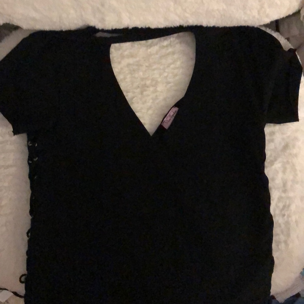 laced up sides cutout shirt